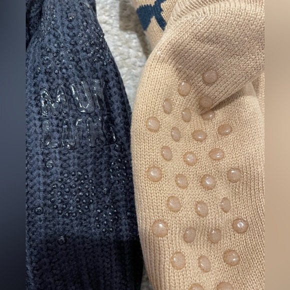 Muk Luks & ComfyLuxe Size L/XL 8.5-11 Sherpa Lined NonSlip Grip Socks Bundle - Picture 4 of 6